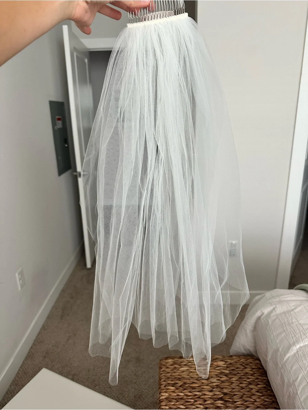Anthropologie / Enaura Tulle Shoulder Bridal Veil